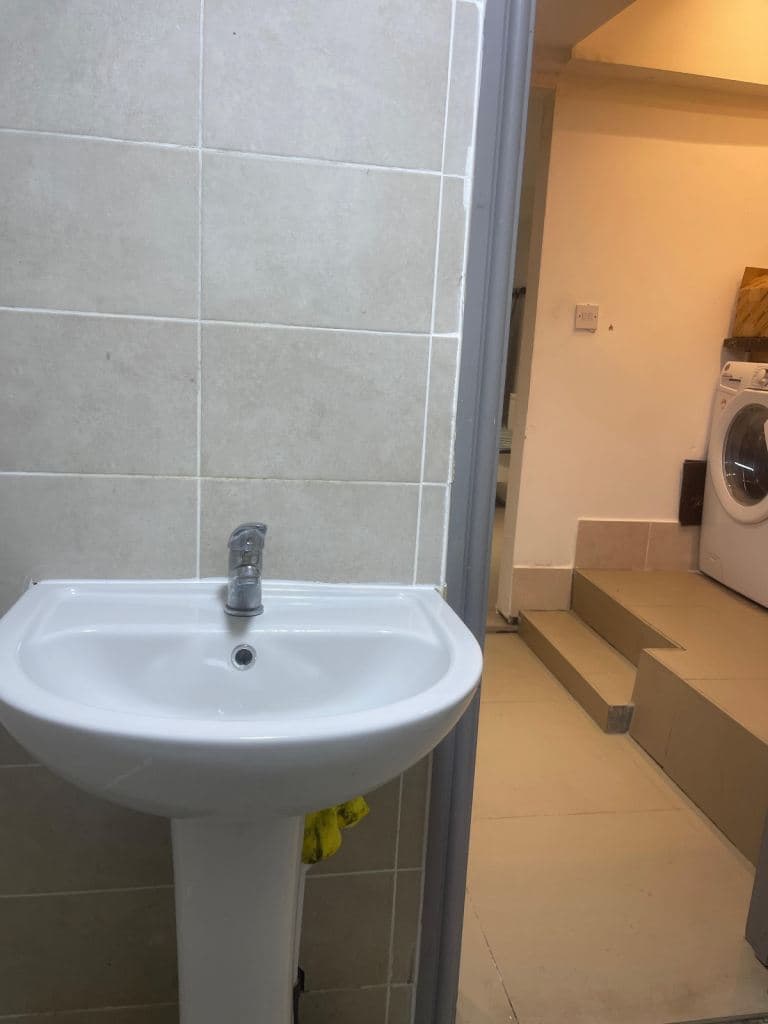 FULLY FURNISHED STUDIO APARTMENT TO RENT – TW5 9UP