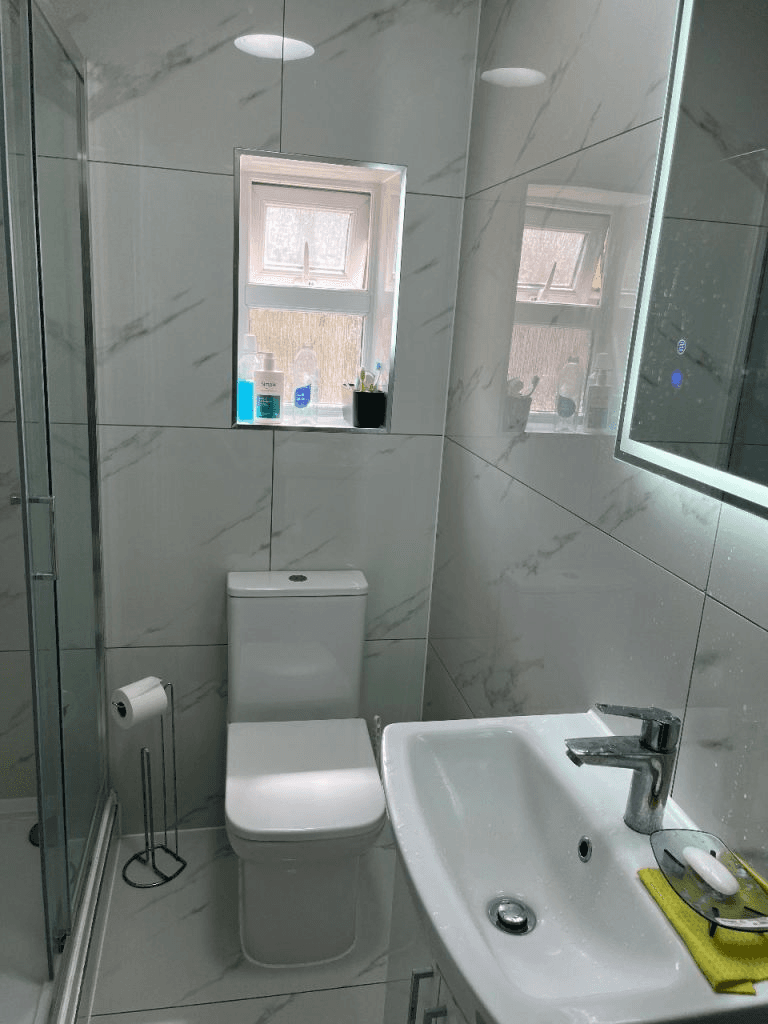 Ensuite Room Available โ HA2 7AS